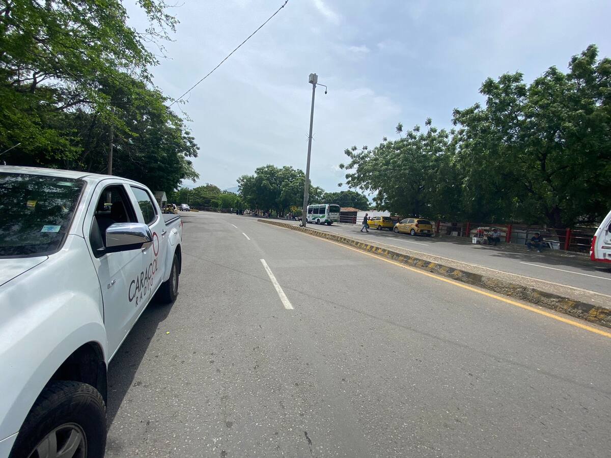 Conductores de taxis en frontera piden acabar los cierres en puentes binacionales