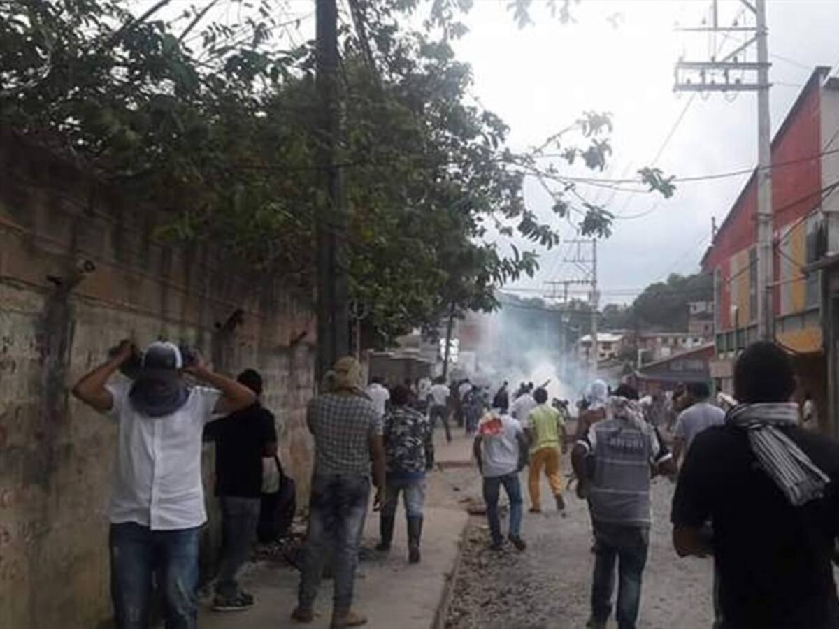 Un muerto y tres heridos dejan nuevos enfrentamientos en paro minero de Segovia