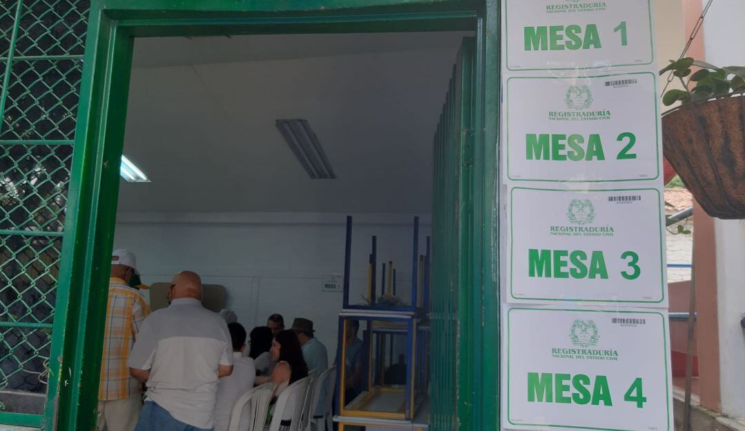 Se reportaron algunos sitios con denuncias de compra de votos en Cartago, Palmira y Cali
