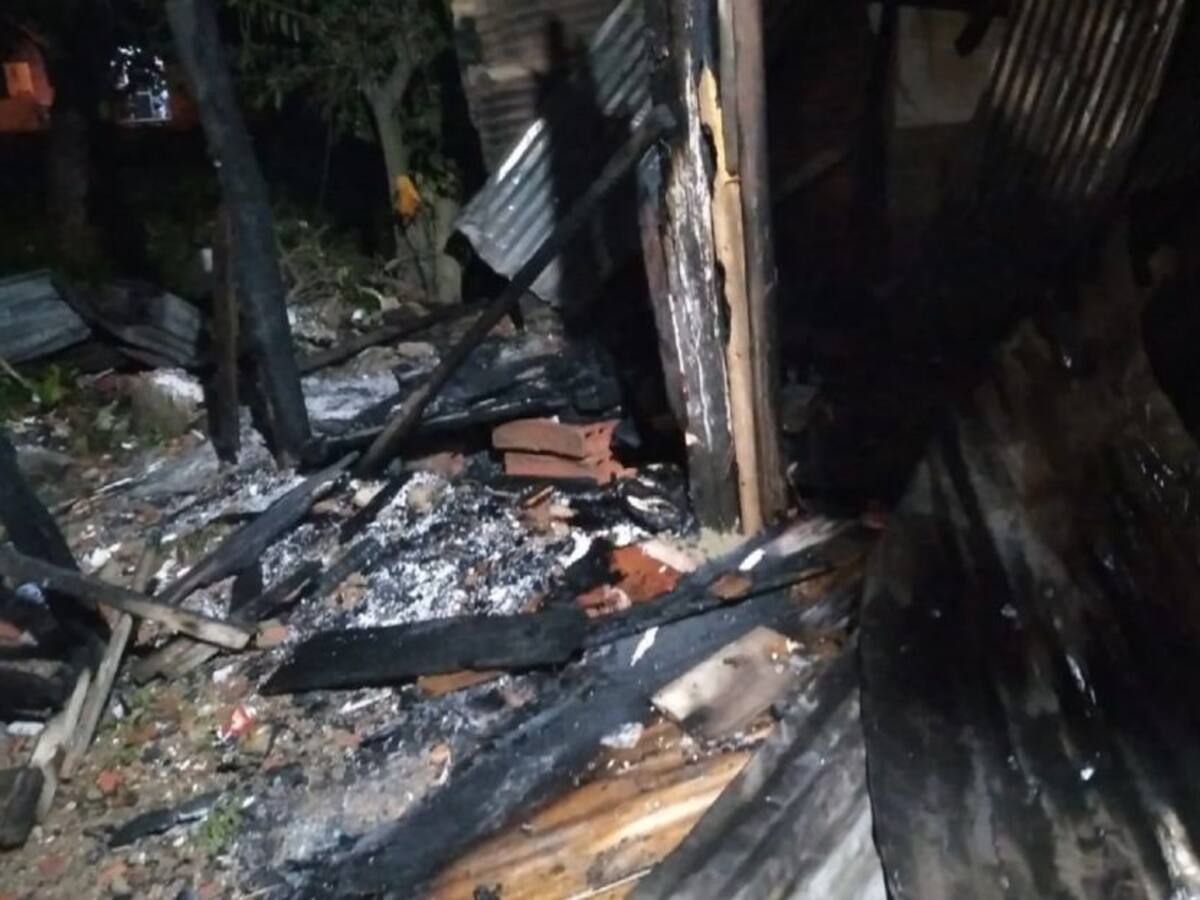 Incendio arrasó con vivienda de madera en un corregimiento de Cartagena