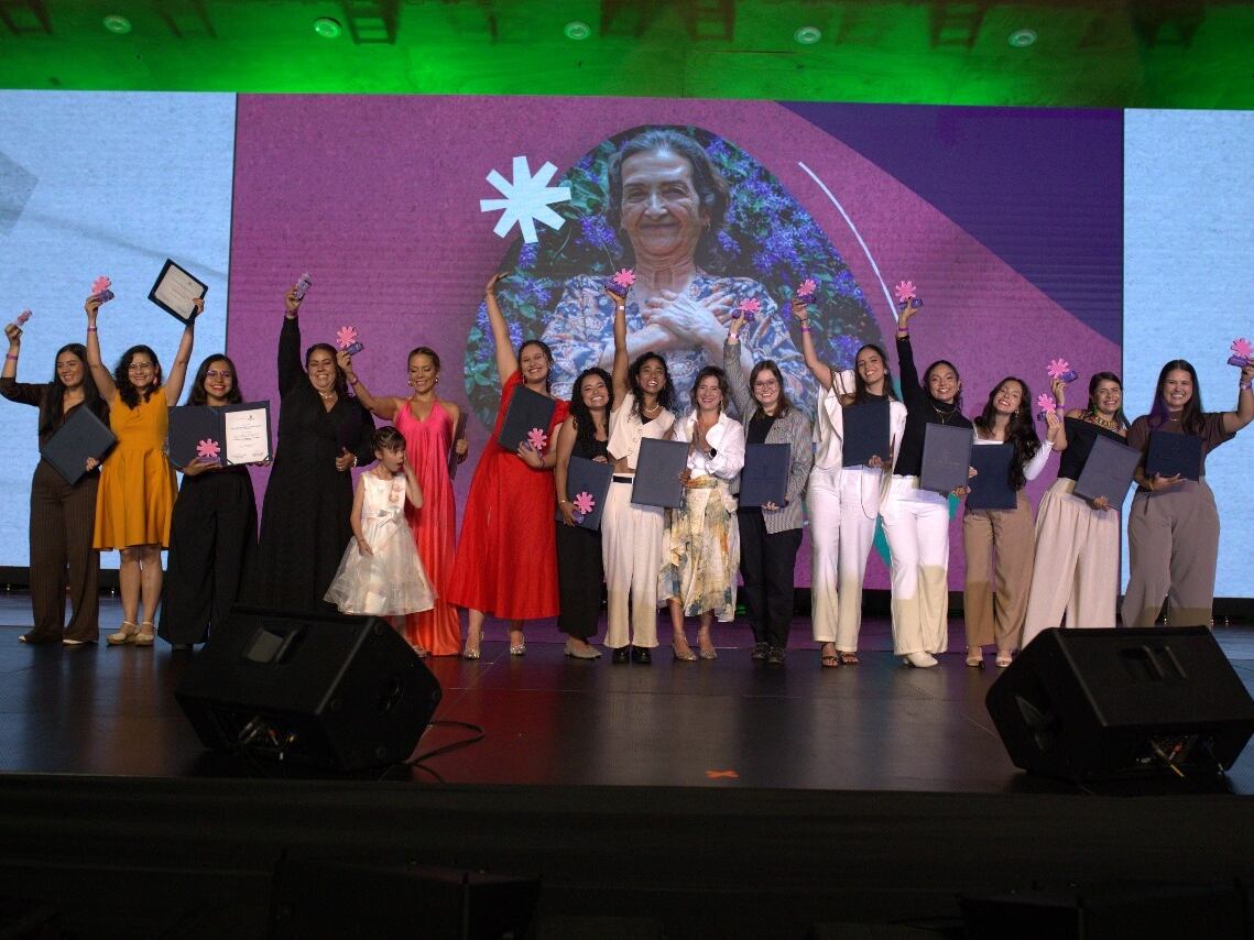 Reconocimiento a lideresas en Medellín. Cortesía: Alcaldía de Medellín.