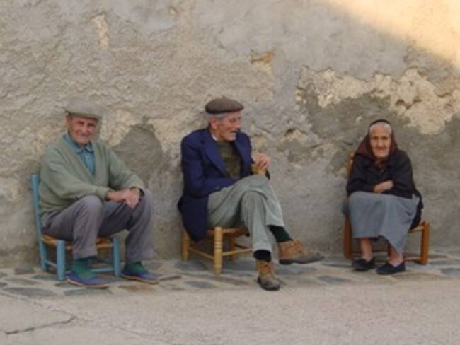 Anif pide elevar la edad de jubilación a 62 años para mujeres y 65 para hombres