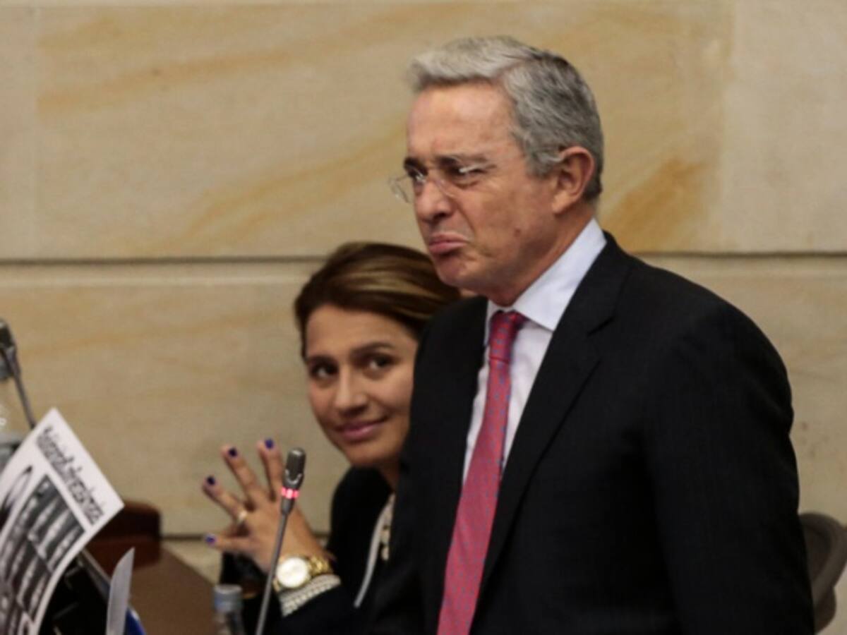 Uribe defiende trinos ofensivos de María Fernanda Cabal