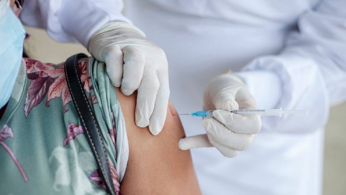 Autoridades se alistan para aplicación de la tercera dosis del COVID-19