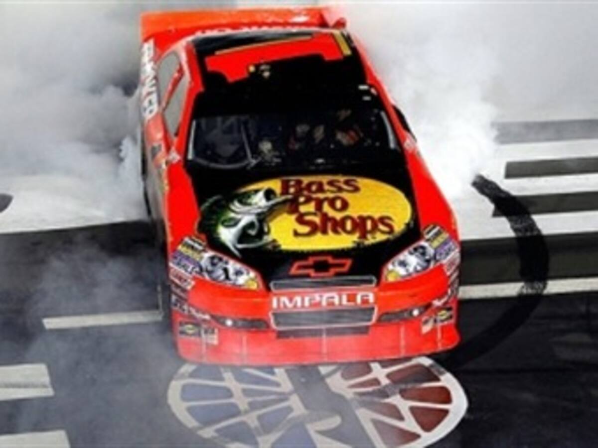 Juan Pablo Montoya ocupa el puesto 11 en la válida Nascar de Charlotte