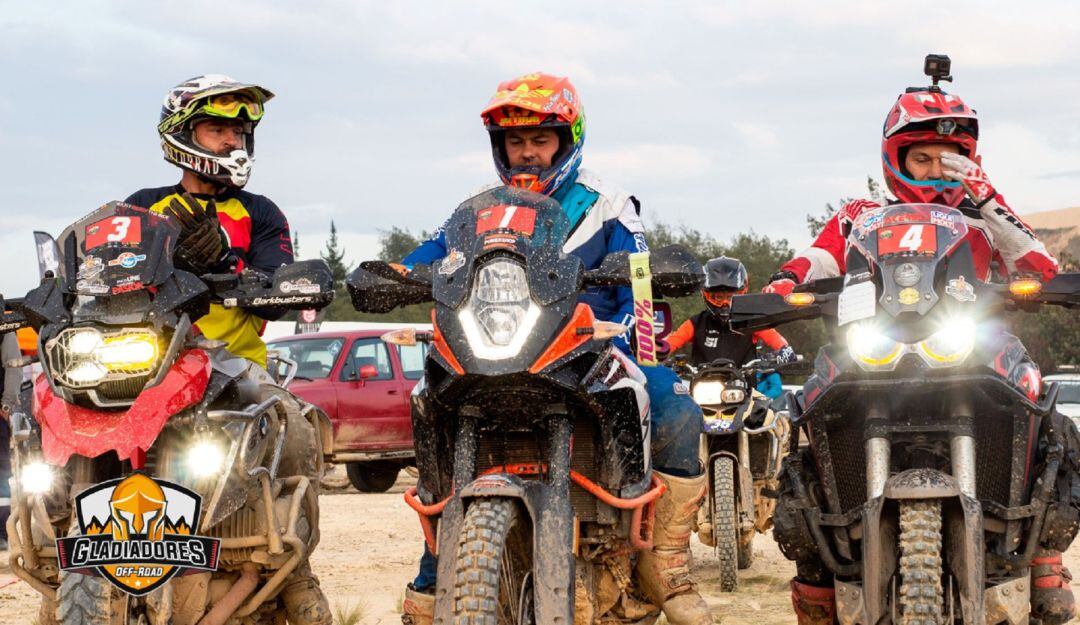 Primer campeonato de motociclismo para aficionados y profesionales