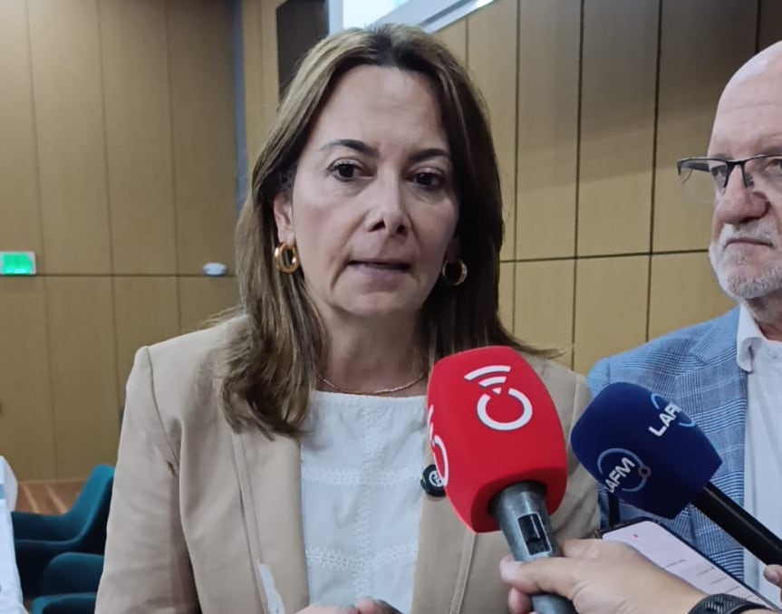 Ana María Vesga, ministra de Salud, en el Parque tecnológico en Villamaría, Caldas.