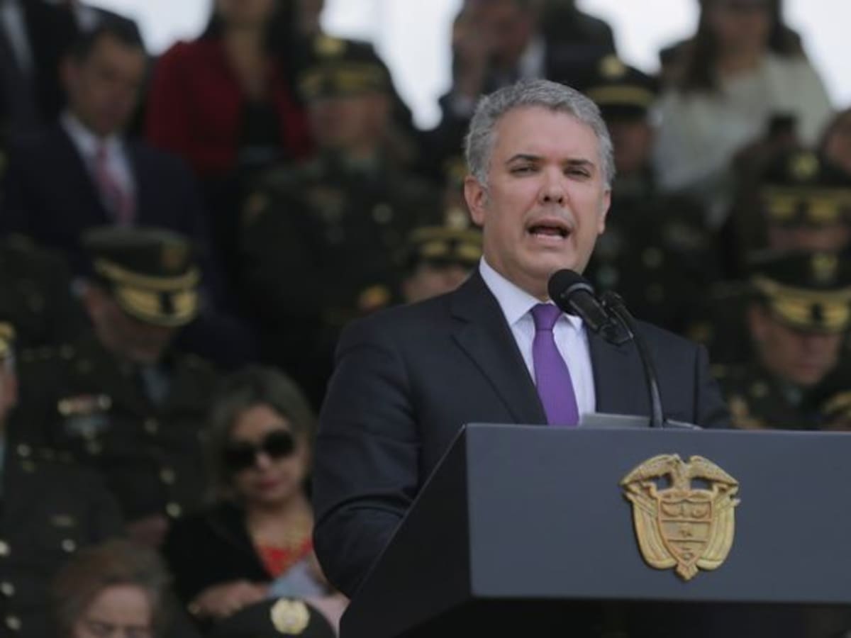 Duque pide a MinInterior mensaje de urgencia para proyectos atrasados