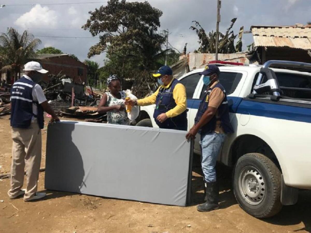 Damnificados de incendio en Cartagena recibirán beneficio de arriendo