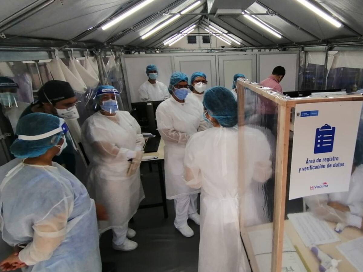 En seis hospitales y clínicas se traza la vacunación