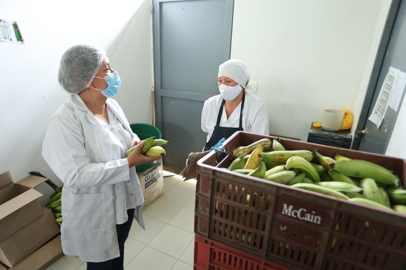 El objetivo primordial es asegurar el acceso y permanencia de los estudiantes del departamento a una alimentación adecuada que favorezca su desarrollo físico y cognitivo.