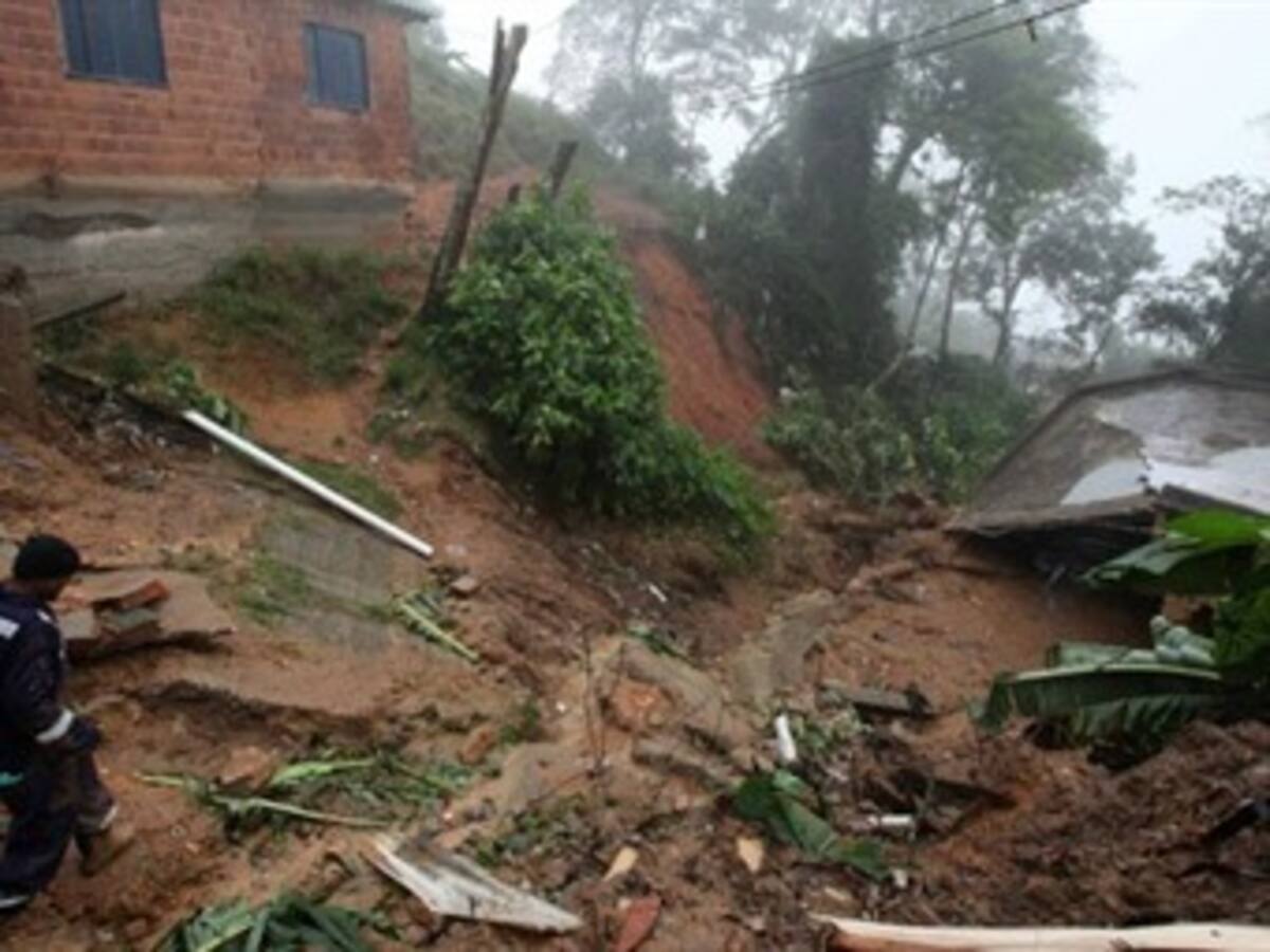 Más de 15 viviendas y dos colegios afectados por las fuertes lluvias en Itagüí