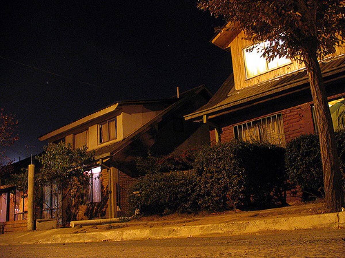 Prender todas las luces de la casa para atraer energía.