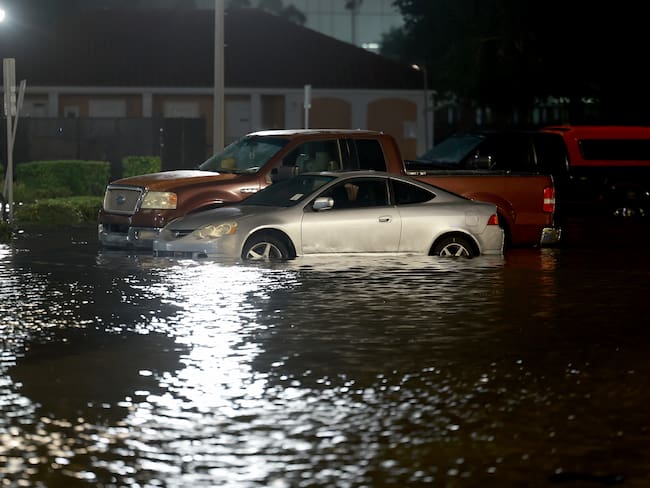 Aumento del nivel del mar en la Florida producto de la llegada del huracán Idalia (categoría 4). 
(Foto:    Joe Raedle/Getty Images)