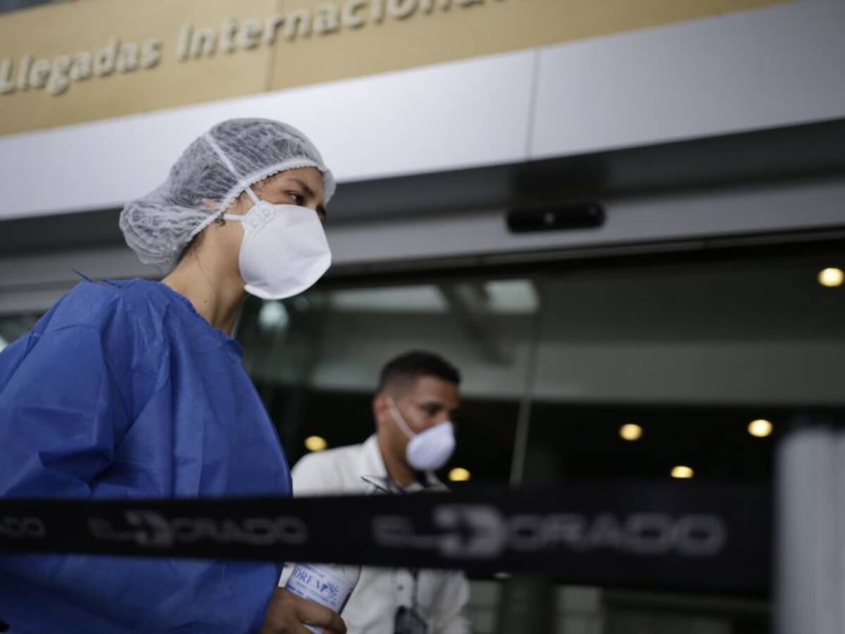 "En mayo seguirán cerrados los aeropuertos": MinTransporte