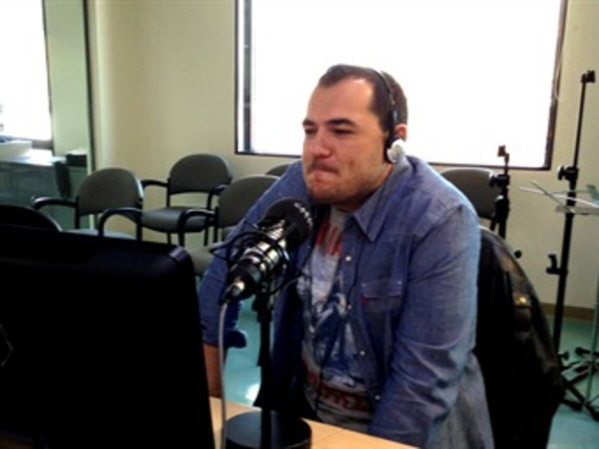 En Caracol Radio Ismael Serrano, presentando “Todo empieza y todo acaba en ti”