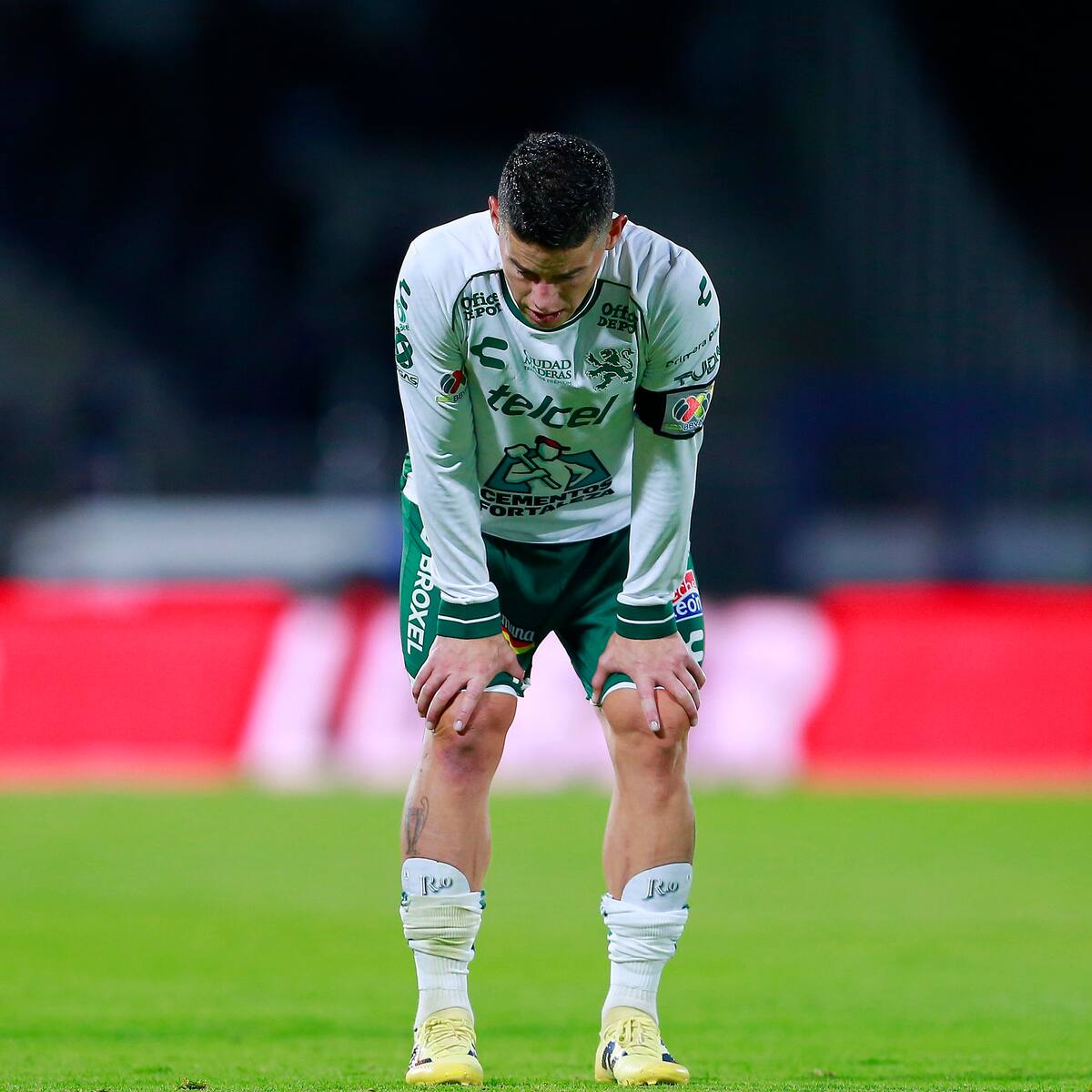 James Rodríguez preocupa a León de México y a la Selección Colombia