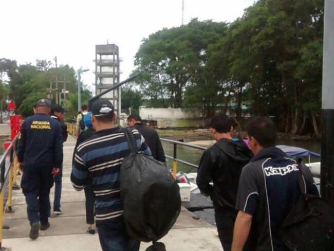 Capturan a tres personas que llevaban 35 migrantes irregulares hacia Panamá