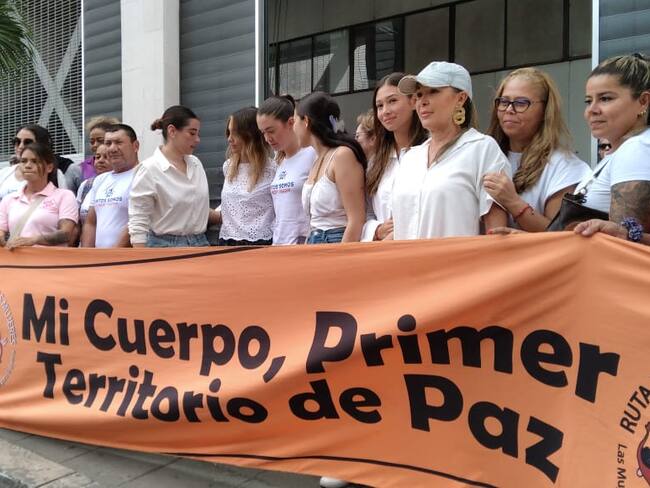 Foto de Archivo: Mujeres piden justicia frente a caso de Luz Mery Tristán a las afueras del Palacio de Justicia en Cali