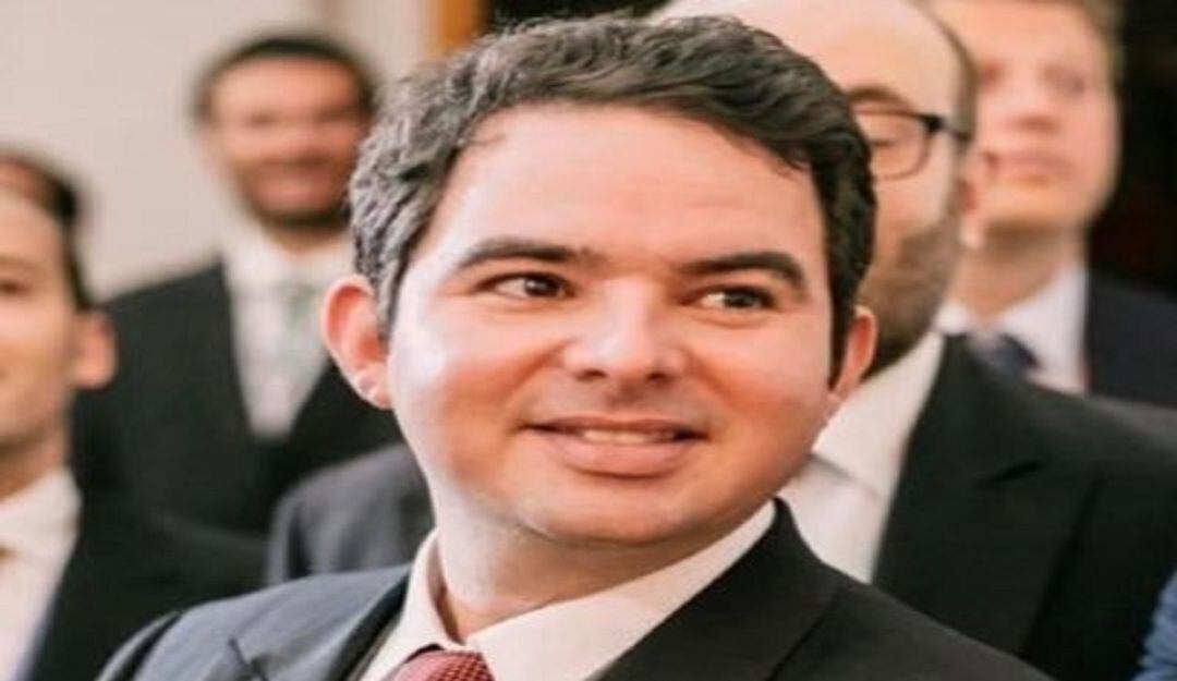 El senador Carlos Meisel.