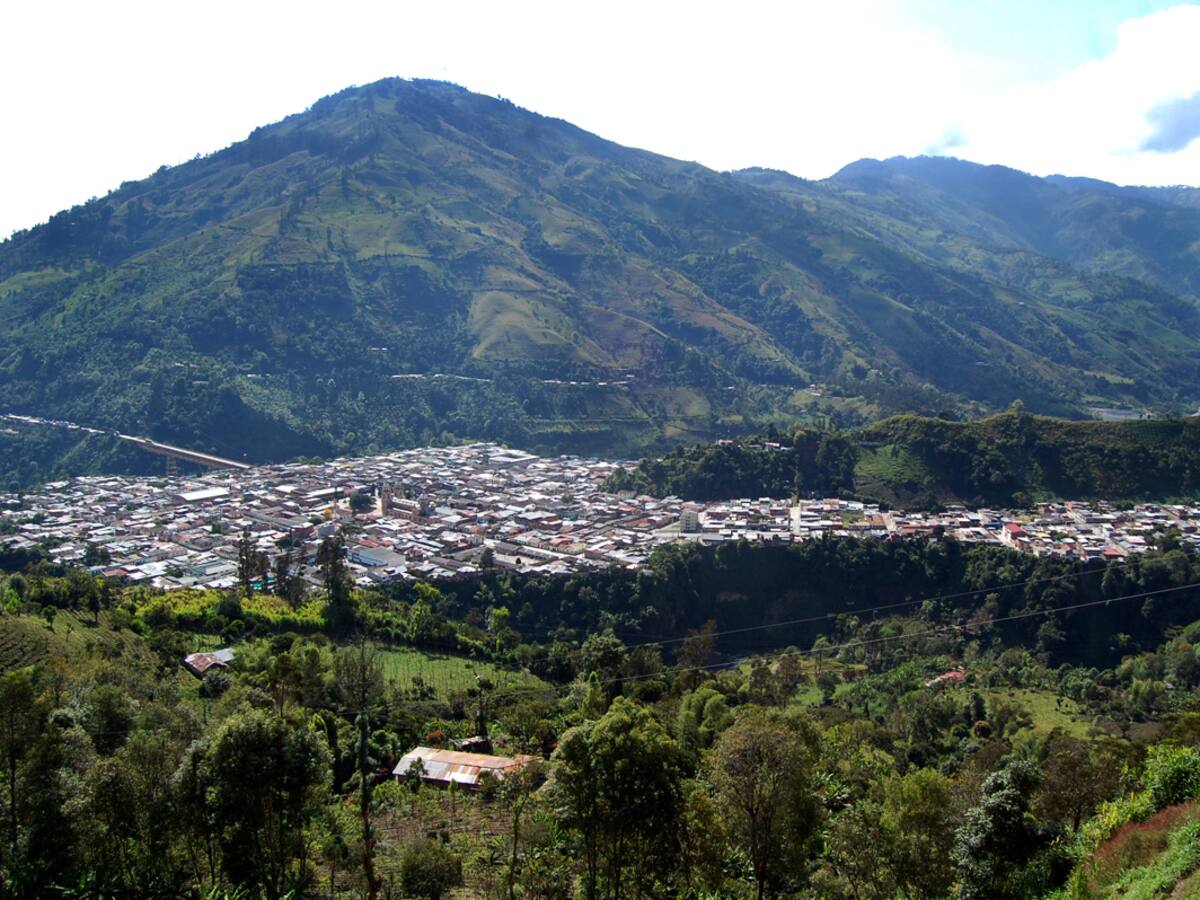 Llamado a la calma por aumento de actividad sísmica en volcán Cerro Machín