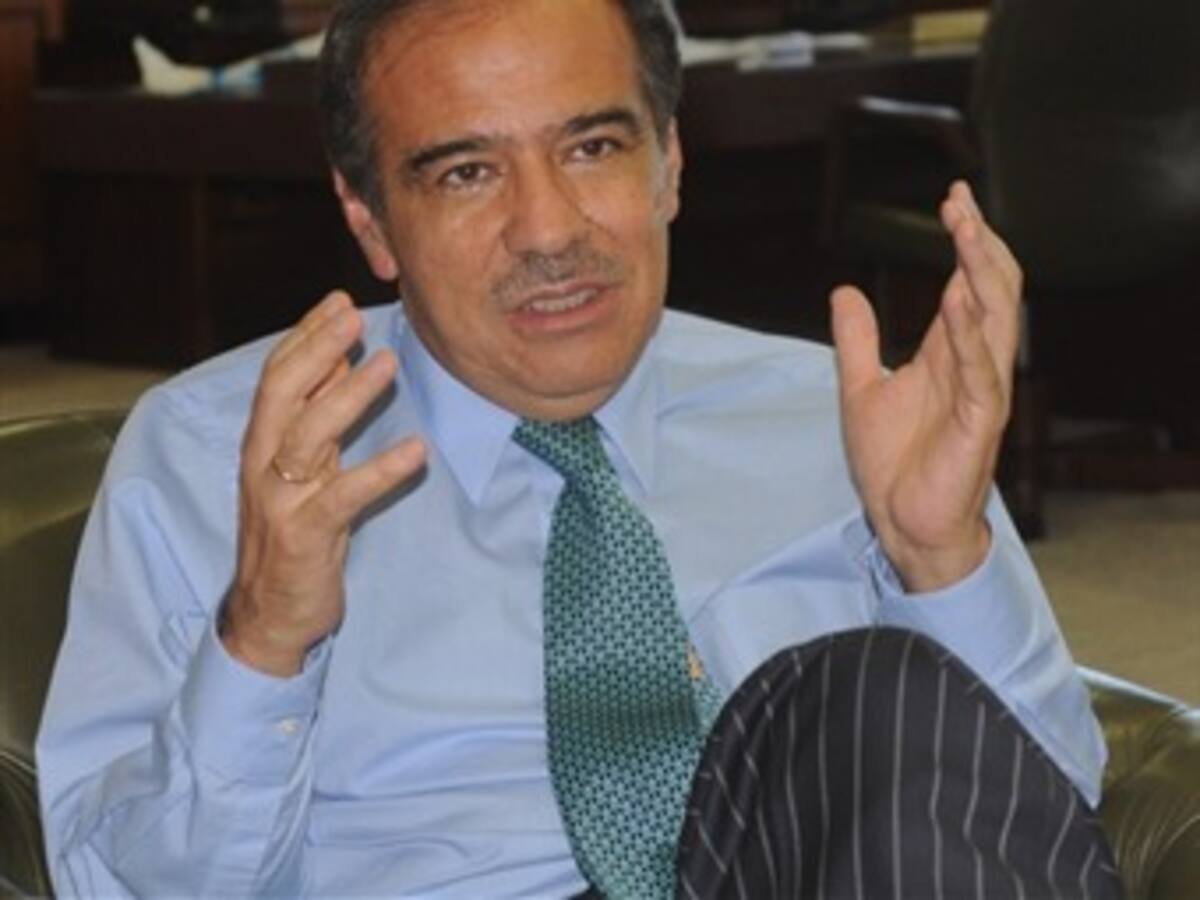 Mintransporte debe renunciar: Polo Democrático y Partido Verde
