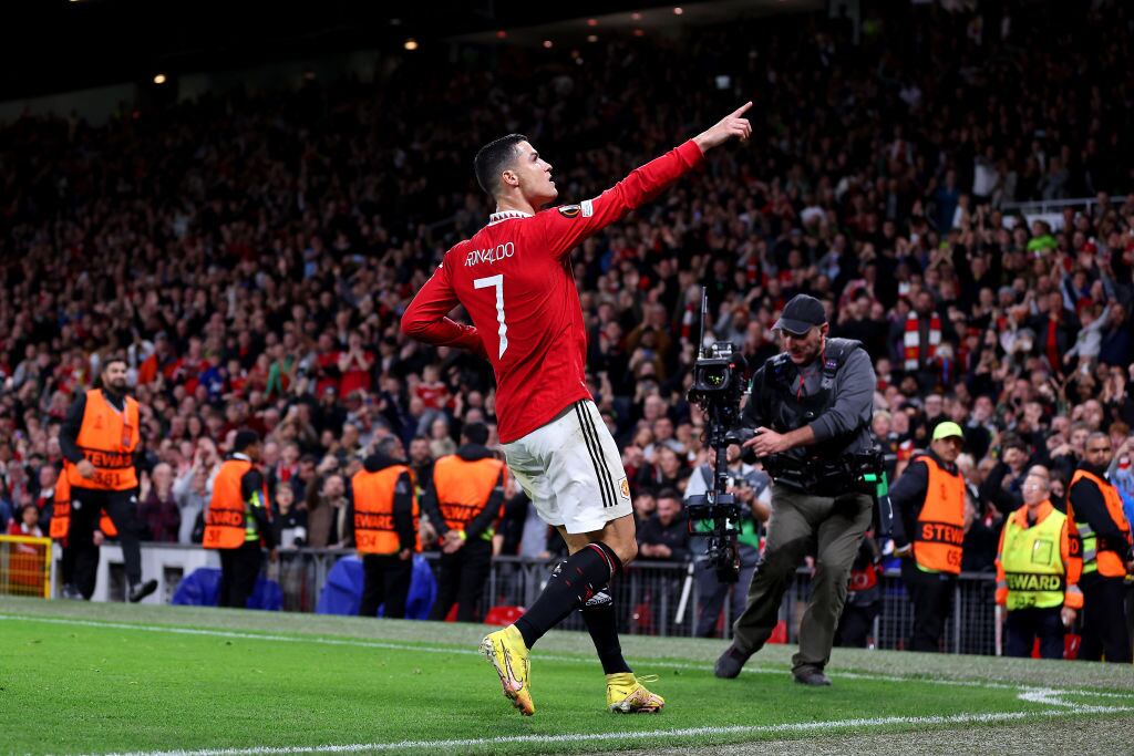 Cristiano Ronaldo celebra el tercer gol del Manchester United (Foto por Naomi Baker/Getty Images)
