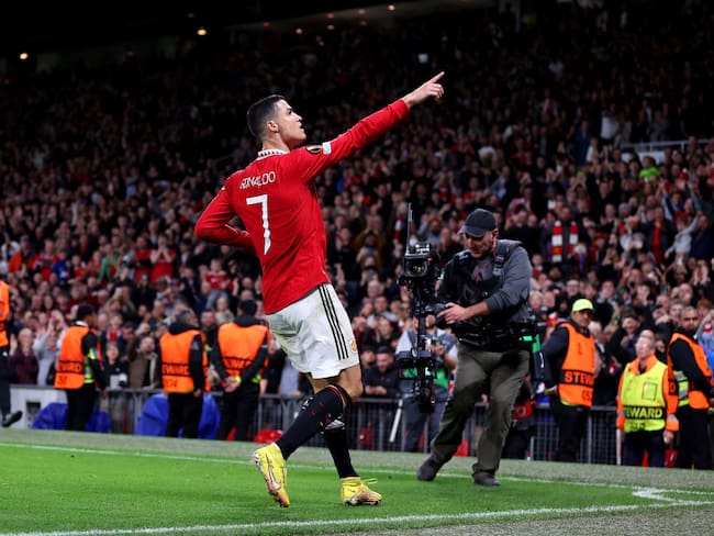 Cristiano Ronaldo celebra el tercer gol del Manchester United (Foto por Naomi Baker/Getty Images)