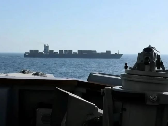 Llegan a Irán veinte marineros de un buque iraní capturado por Estados Unidos
