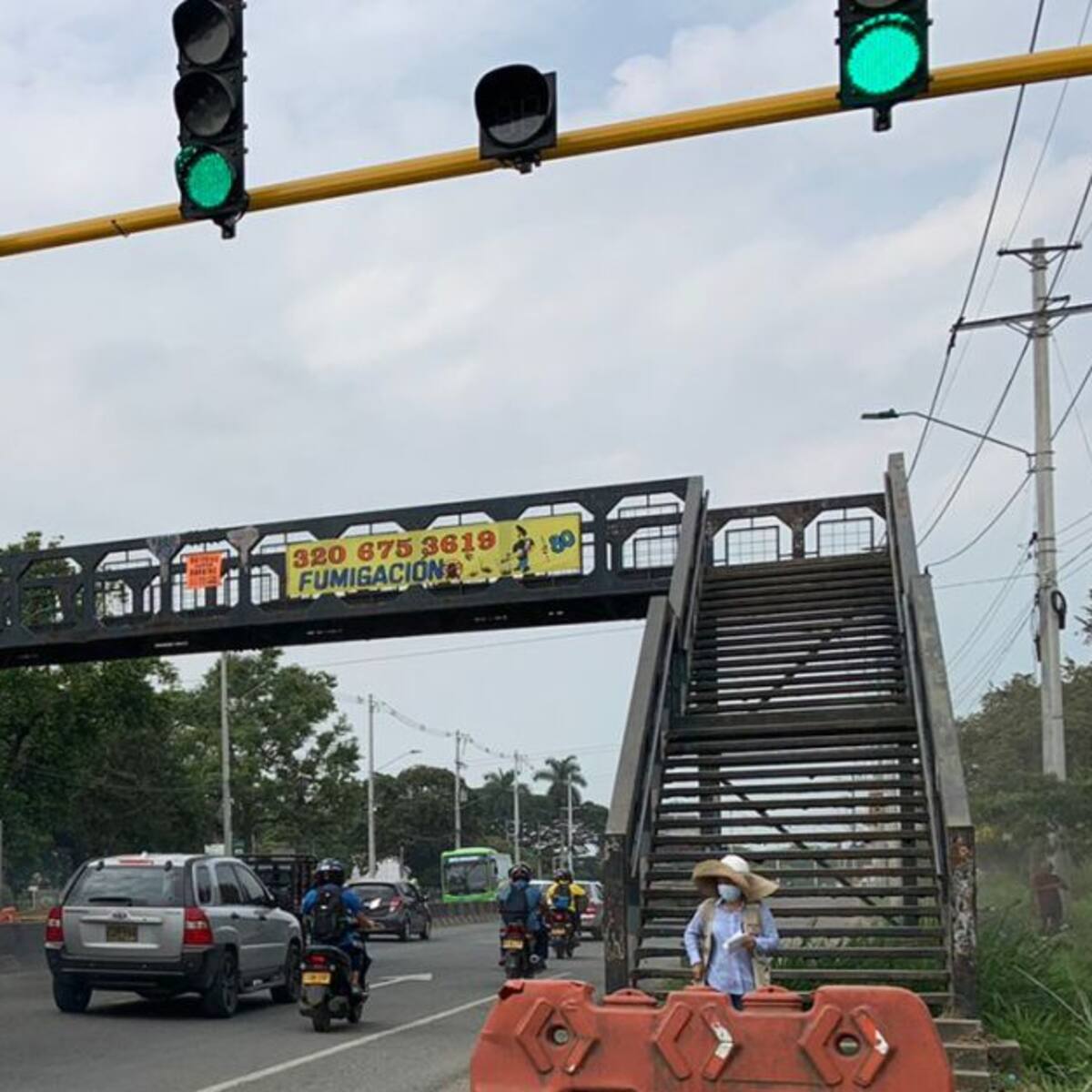 Postergado desmonte de puente peatonal frente la Universidad Autonoma