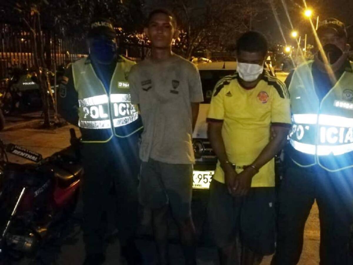 Capturan a dos hombres que iban a desvalijar una moto en Cartagena