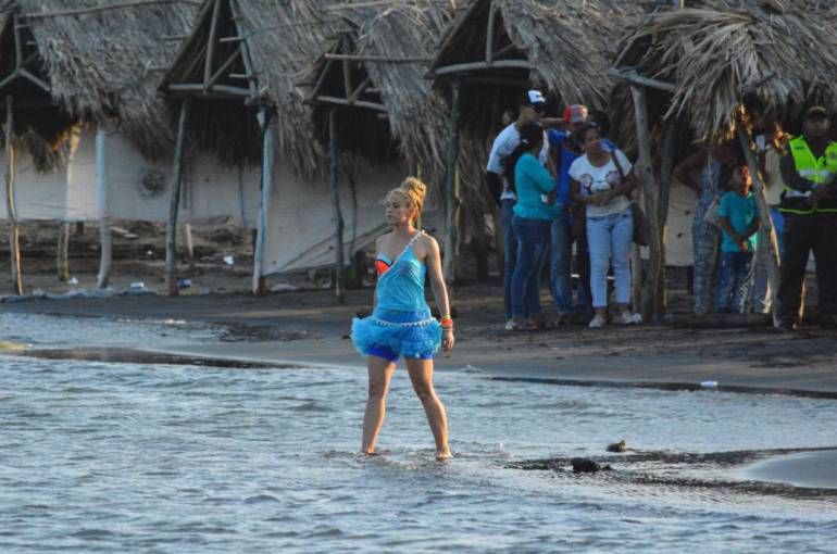 Escenas de el video de La Bicicleta, que graban en Barranquilla, Shakira y Carlos Vives.