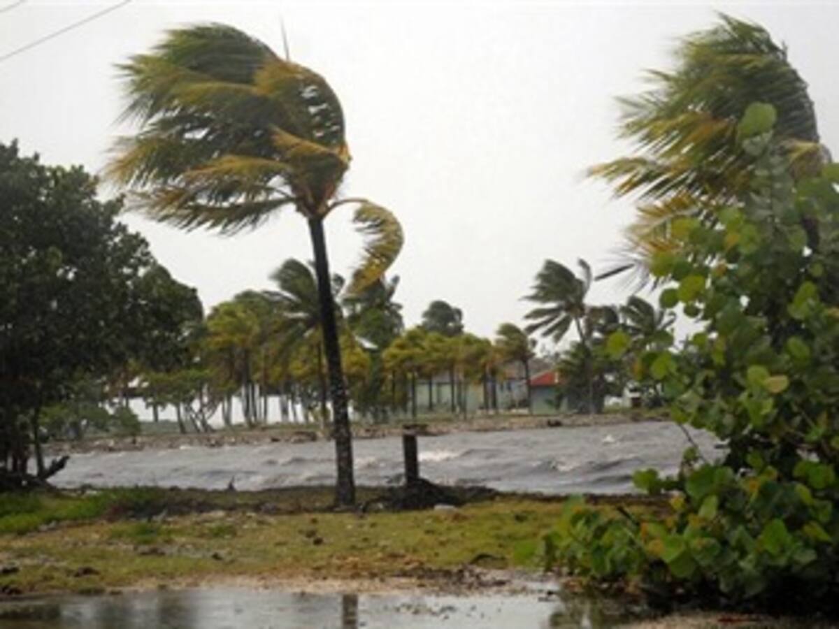 "Isaac" se fortalece camino de Florida y pone en alerta a Nueva Orleans