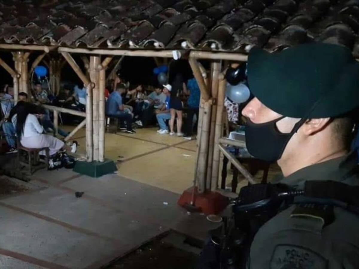 A pesar del aislamiento, descubren fiesta en finca en Montenegro, Quindío