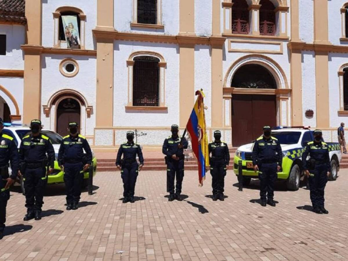 Policía de Mompox ya cuenta con nuevos uniformes