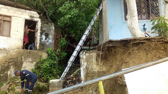 Algunas de estas familias se les ha entregado vivienda, pero continúan residiendo en estas zonas.