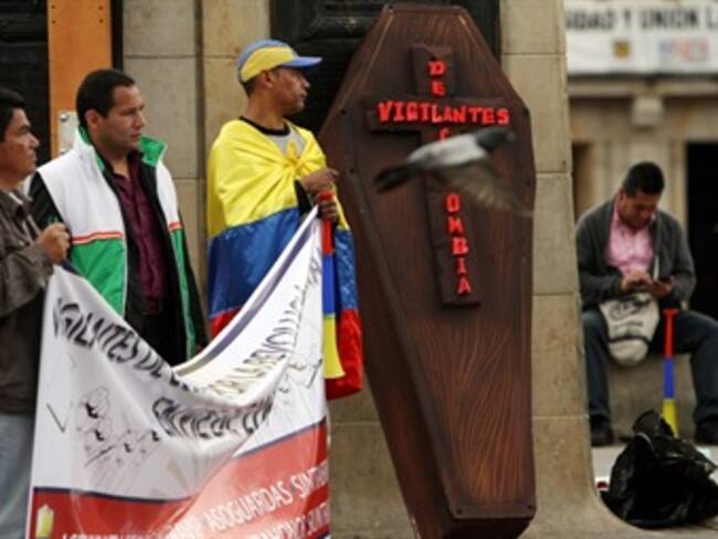 En fotos: Vigilantes inician huelga de hambre en Bogotá