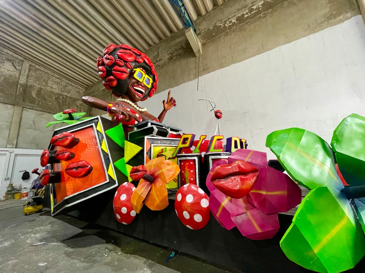 Carroza Puloy picotera de la Batalla de Flores./ Foto: Caracol Radio