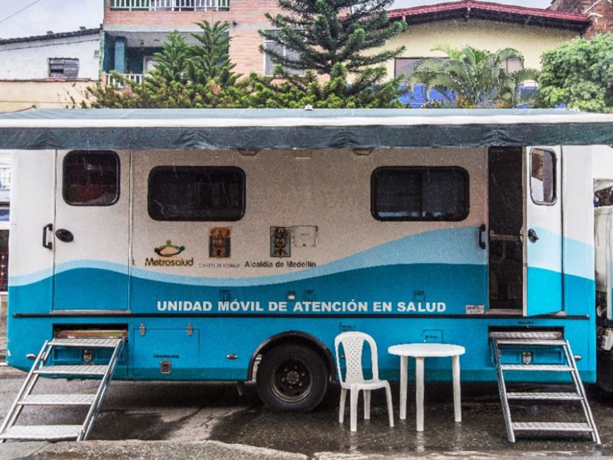 Unidad Móvil de Salud atiende a los habitantes de Santa Cruz