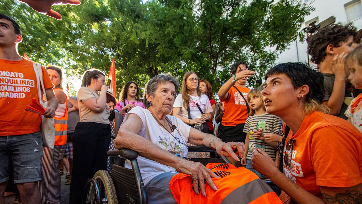 Decenas de personas protestan en Madrid por la crisis de vivienda