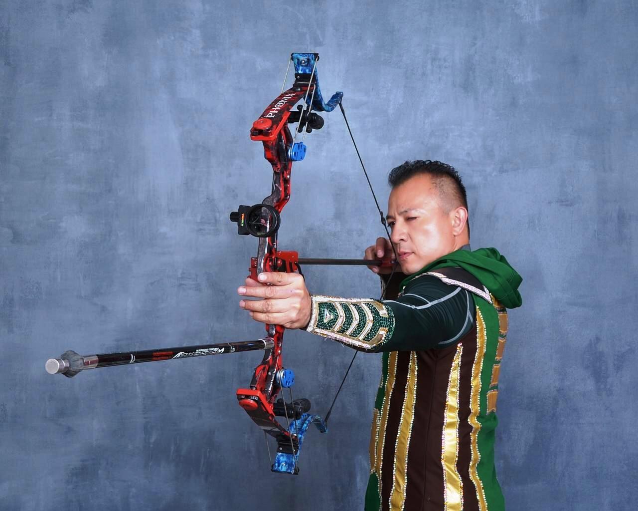 Antonio Leyva, el artista que ha encontrado el éxito bajo una la carpa del circo