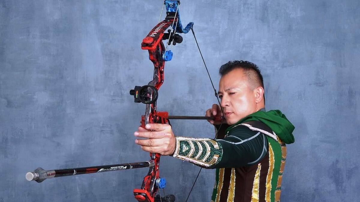 Antonio Leyva, el artista que ha encontrado el éxito bajo una la carpa del circo