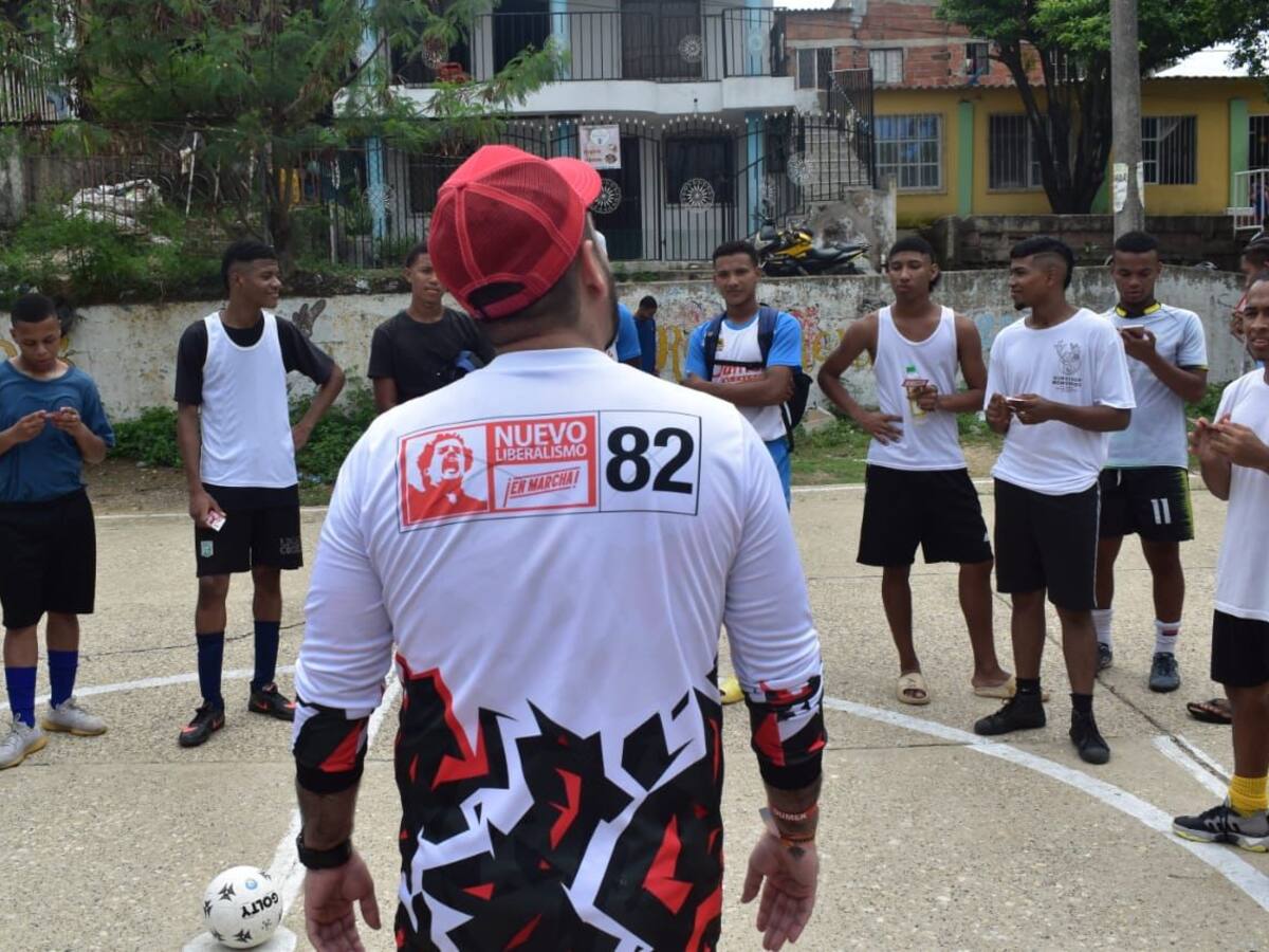 Candidato Rubén Salazar realizó campeonato de microfútbol por la paz en la Localidad 3
