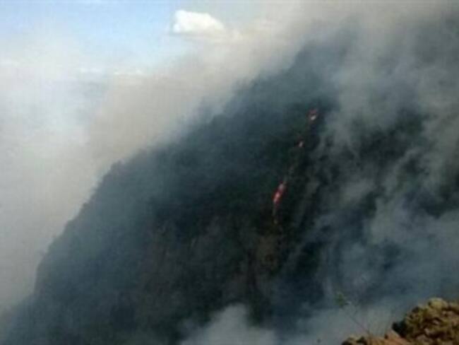 En un 80% está controlado el incendio forestal en Nobsa, Boyacá