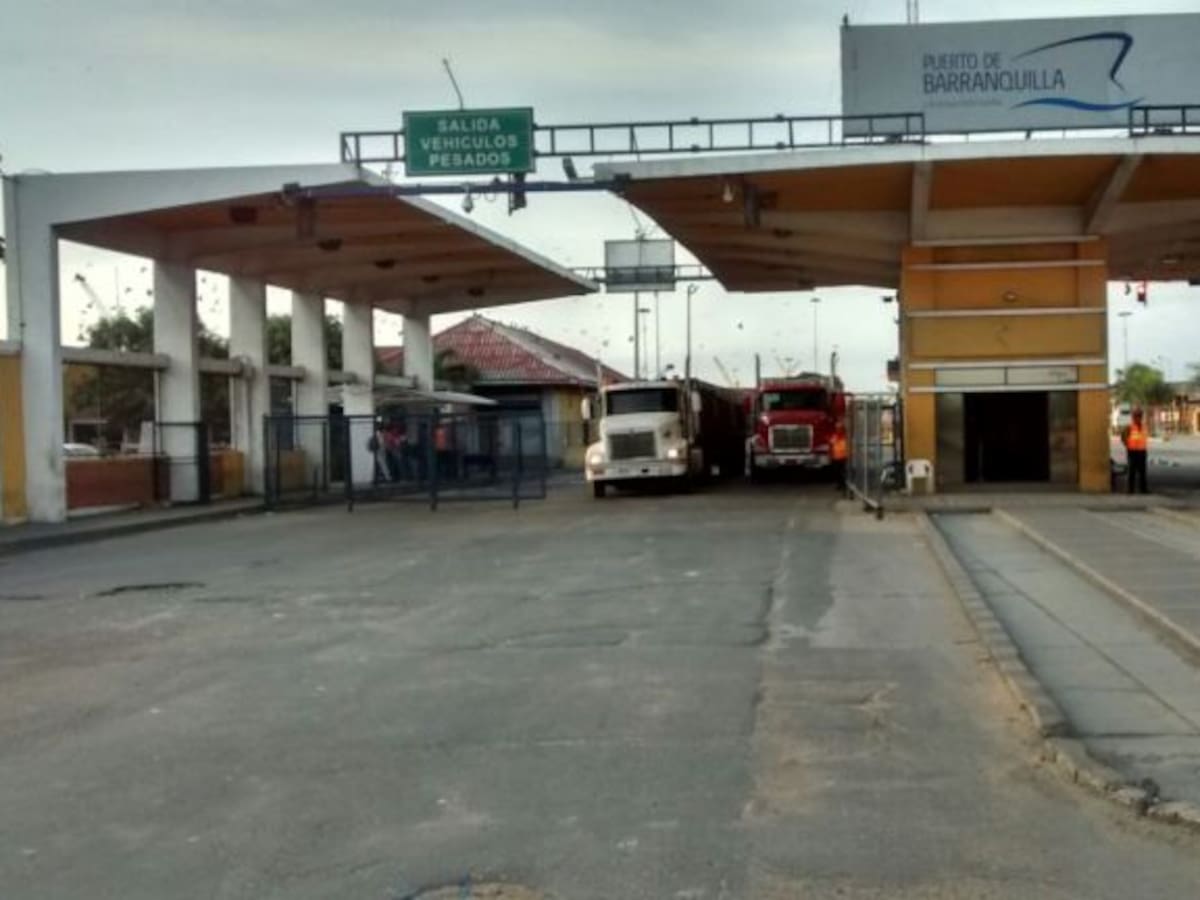 14 barcos han aligerado carga por falta de profundidad en el puerto