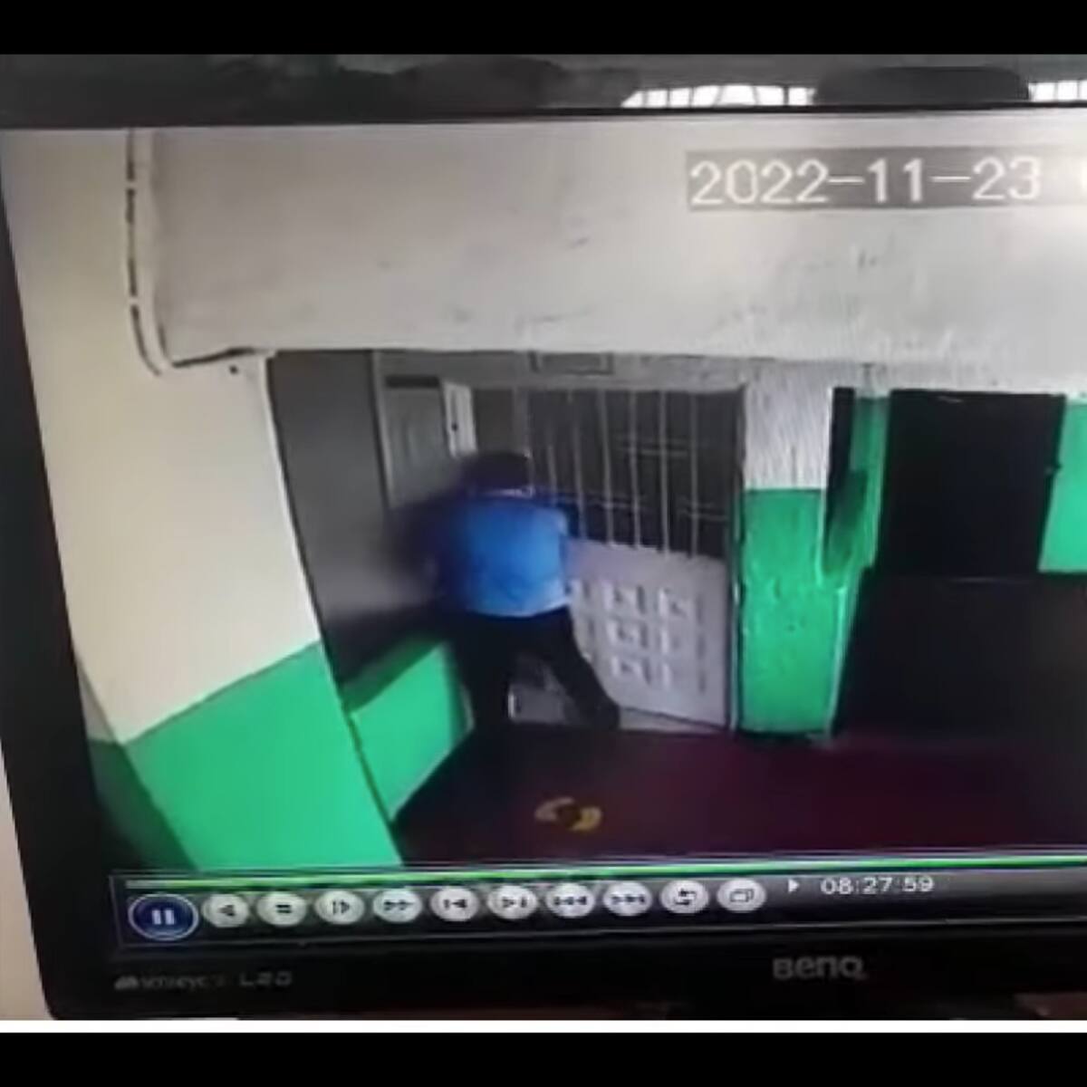 Rector de colegio le robó el computador a un profesor