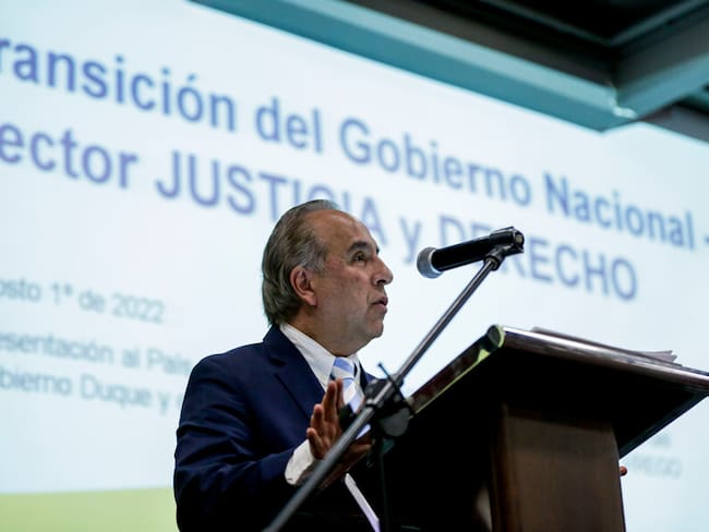 Ministro de Transporte Guillermo Reyes confirmó los vuelos comerciales entre Colombia y Venezuela, a partir del 7 de noviembre/ Caracol Radio