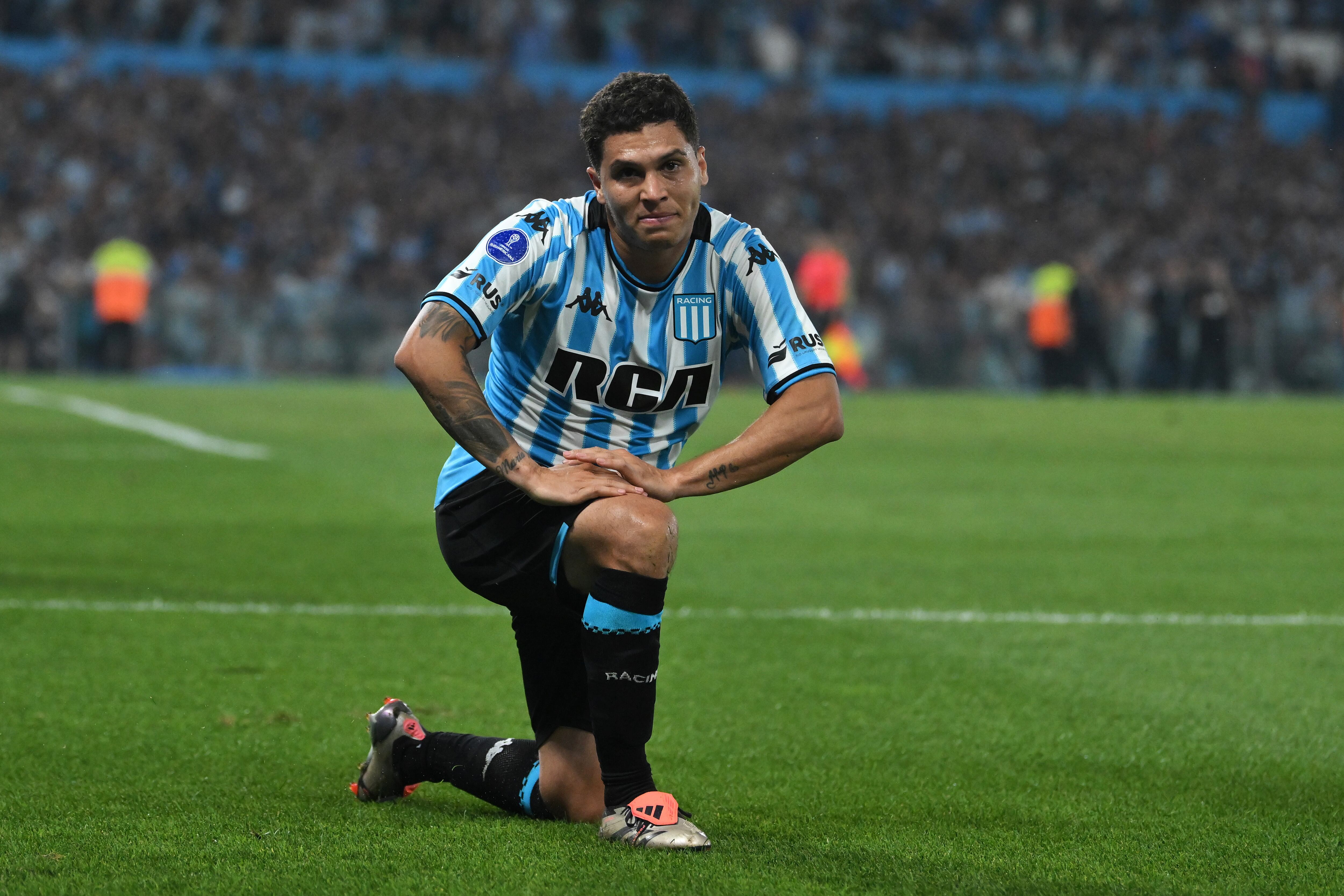Juan Fernando Quintero tras marcar su segundo gol ante Corinthians. (Photo by Marcelo Endelli/Getty Images)