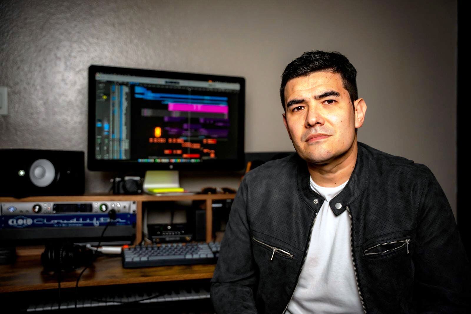 Alex Flórez celebra 30 años de trayectoria como músico y percusionista