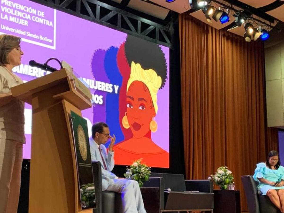 Autoridades deben evitar invasión de tierras: Procuradora Cabello